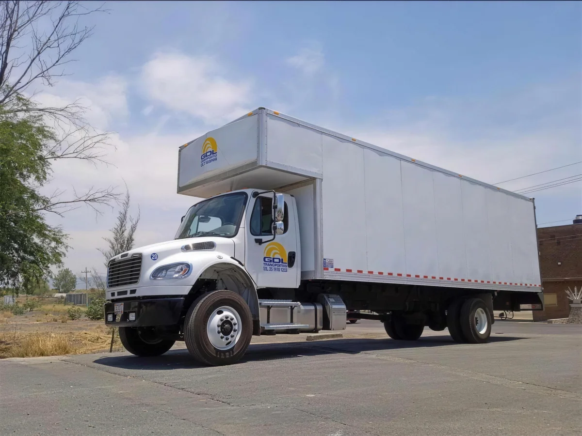 TransportesGDL truck with the company logo
